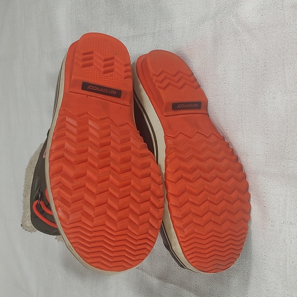 Sorel Waterproof Olive Green Winter Snow Boots Bungee Closure Womens Size 6 - Picture 6 of 7